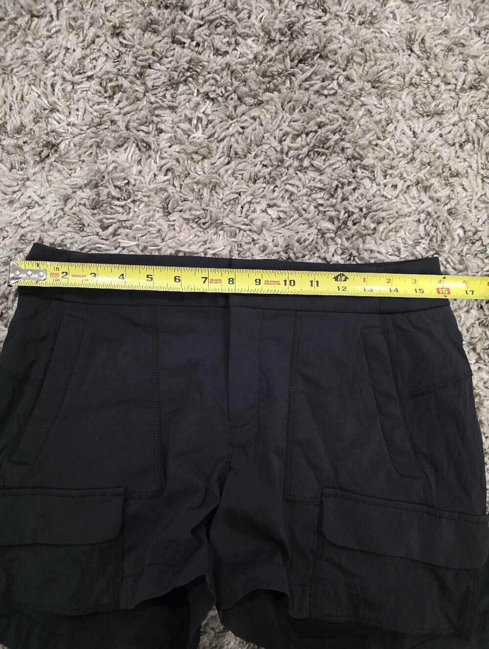 Athleta Trekkie Cargo Shorts Black 596369 Size 8 - Picture 5 of 7